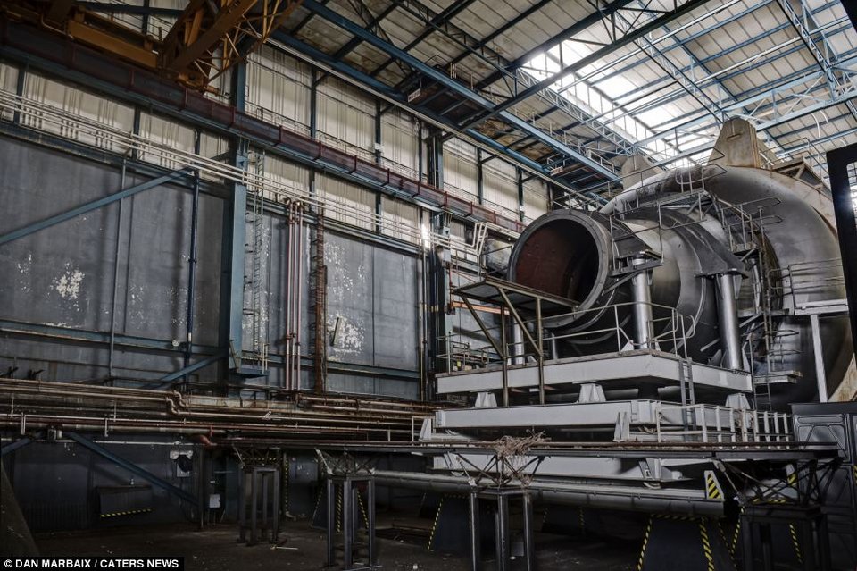 Όταν φεύγουν οι άνθρωποι – Εικόνες αστικής εγκατάλειψης από ένα φωτογράφο που τρυπώνει στα άδυτα των πόλεων [εικόνες] | iefimerida.gr 3