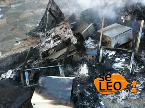 «Γυαλιά - καρφιά» έκαναν το αστυνομικό τμήμα οι κάτοικοι της Ιερισσού μετά την εισβολή [εικόνες] | iefimerida.gr 3