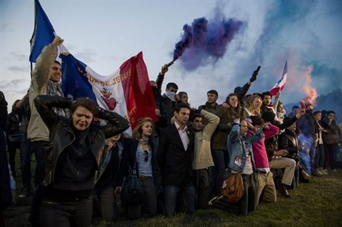 Πόλεμος στη Γαλλία για τους γάμους ομοφυλοφίλων -Σήμερα η ψηφοφορία [εικόνες] | iefimerida.gr 1