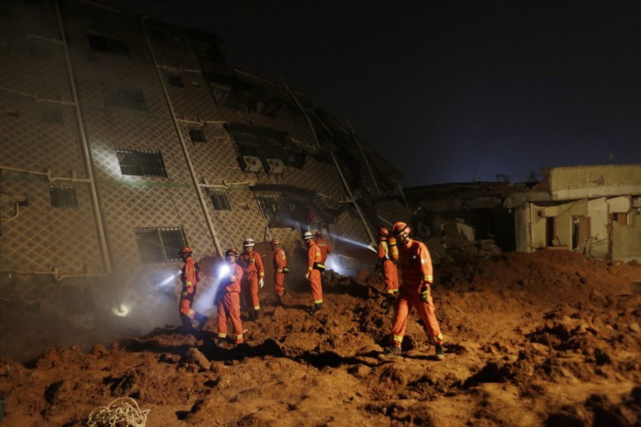 Τραγωδία στην Κίνα: Κατέρρευσε βιομηχανική λάσπη πάνω σε κτίρια -Τουλάχιστον 91 αγνοούμενοι [εικόνες] | iefimerida.gr 5