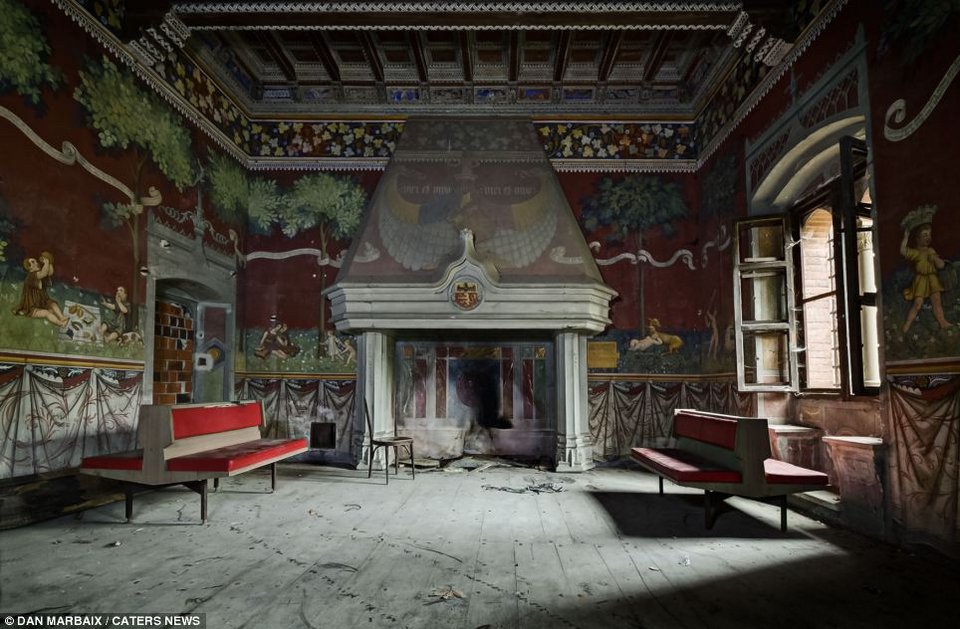 Όταν φεύγουν οι άνθρωποι – Εικόνες αστικής εγκατάλειψης από ένα φωτογράφο που τρυπώνει στα άδυτα των πόλεων [εικόνες] | iefimerida.gr 6