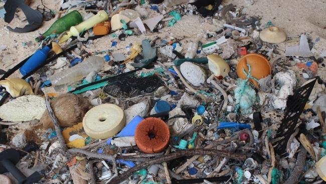 Το πιο βρώμικο νησί στον κόσμο: 37 εκατ. πλαστικά κομμάτια σκουπιδιών [εικόνες & βίντεο] | iefimerida.gr 0
