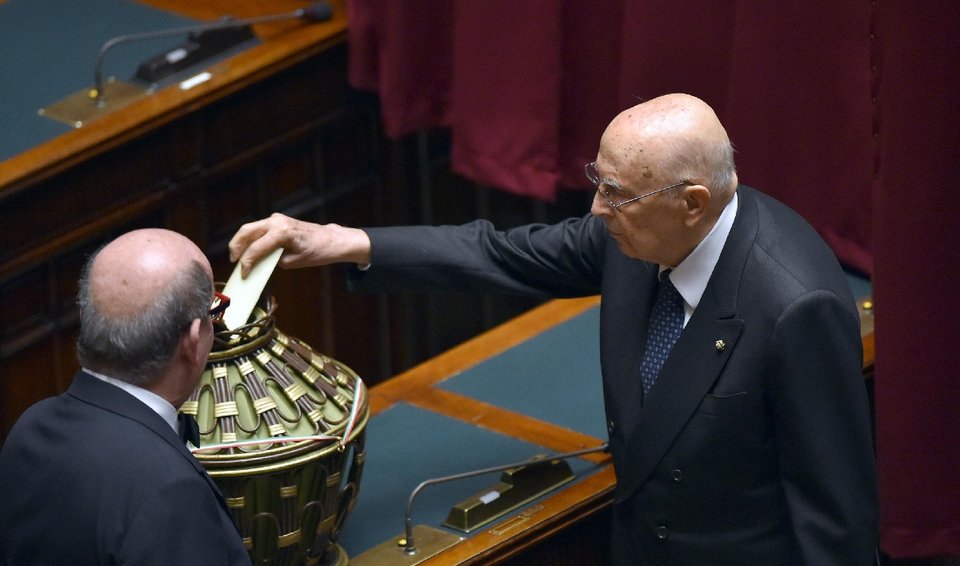 Η συγκλονιστική ζωή του νέου προέδρου της Ιταλίας: Ο δολοφονημένος αδελφός από την Κόζα Νόστρα και η κόντρα με τον Μπερλουσκόνι [εικόνες] | iefimerida.gr 2