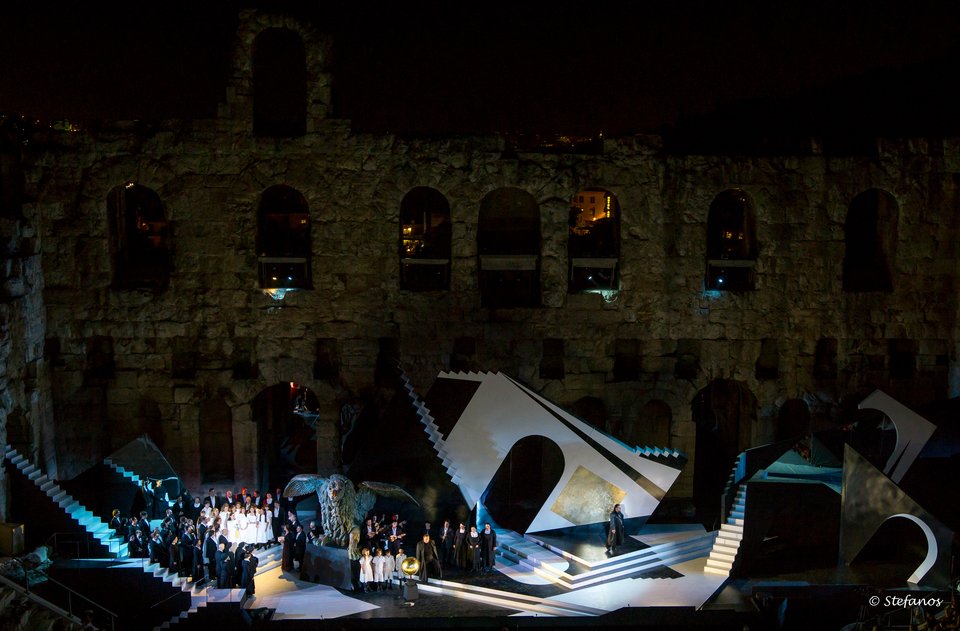 Αδικα σκοτωμένη, στη σκηνή του Ηρωδείου –Το χάος θριάμβευσε, η Αθήνα παραδόθηκε στον Βέρντι [εικόνες] | iefimerida.gr 1