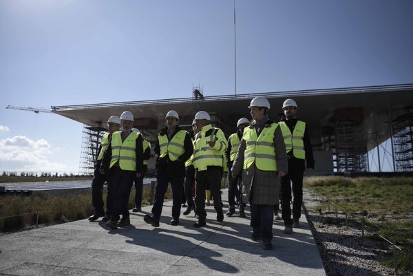 Επίσκεψη Τσίπρα στο κέντρο Πολιτισμού του Ιδρύματος Σταύρος Νιάρχος στο Φάληρο [εικόνες] | iefimerida.gr 1