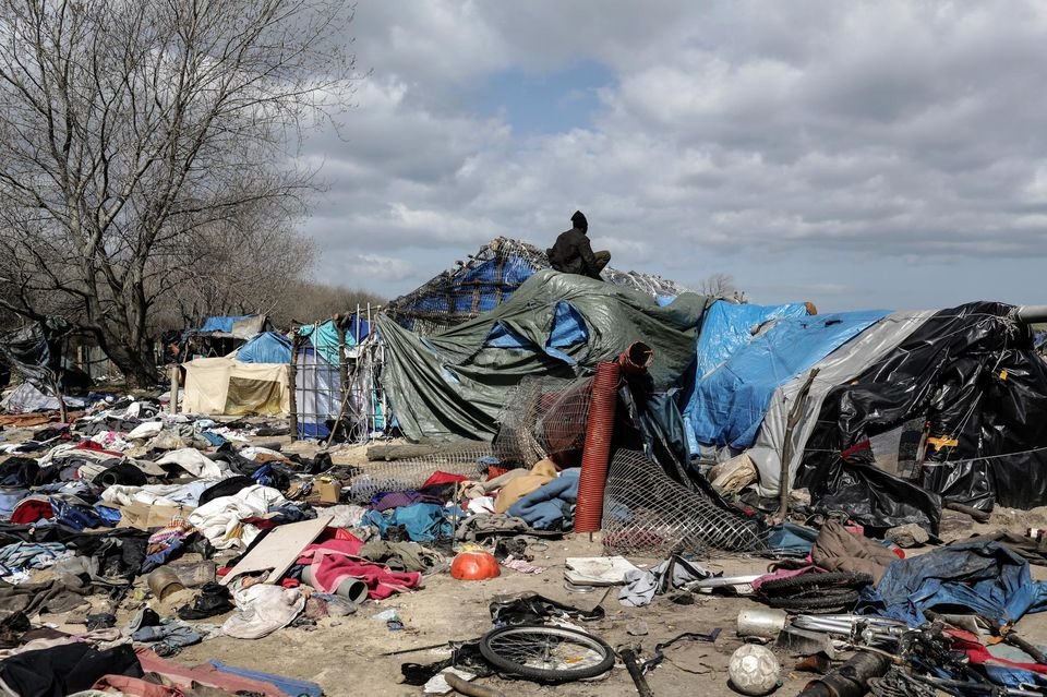 Δεύτερη μέρα στη «Ζούγκλα» του Καλαί -Μετά την εκκένωση ήρθε η κατεδάφιση [εικόνες] | iefimerida.gr 1