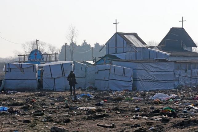 Εκκενώνουν τη «Ζούγκλα» του Καλαί -Σε λίγες ημέρες θα έχει αδειάσει ο μισός καταυλισμός [εικόνες] | iefimerida.gr 3