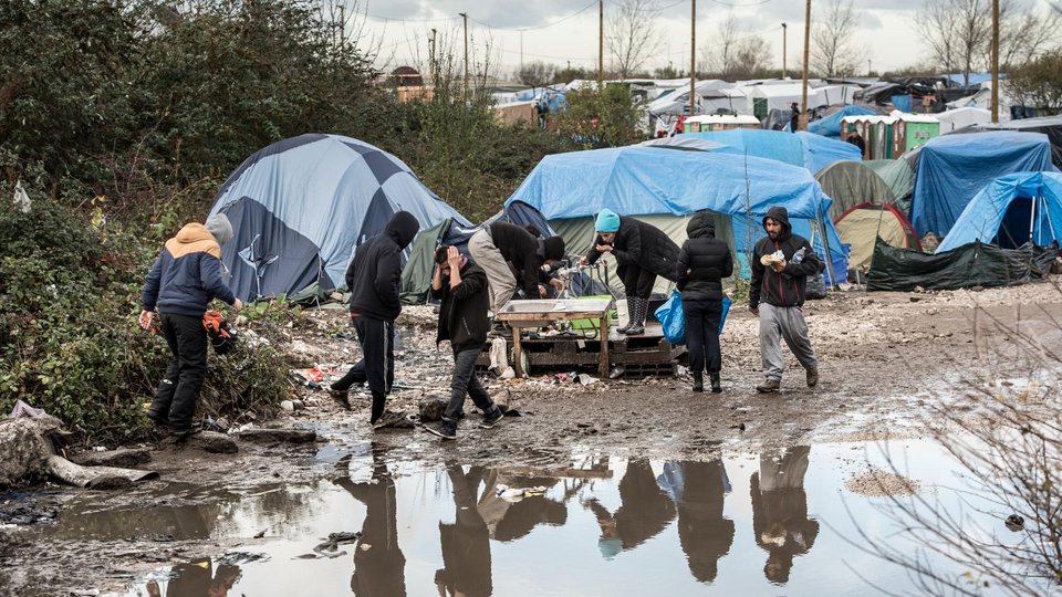 Η Γαλλία απειλεί να «αμολήσει» τους μετανάστες αν η Μεγάλη Βρετανία ψηφίσει το Brexit | iefimerida.gr 2