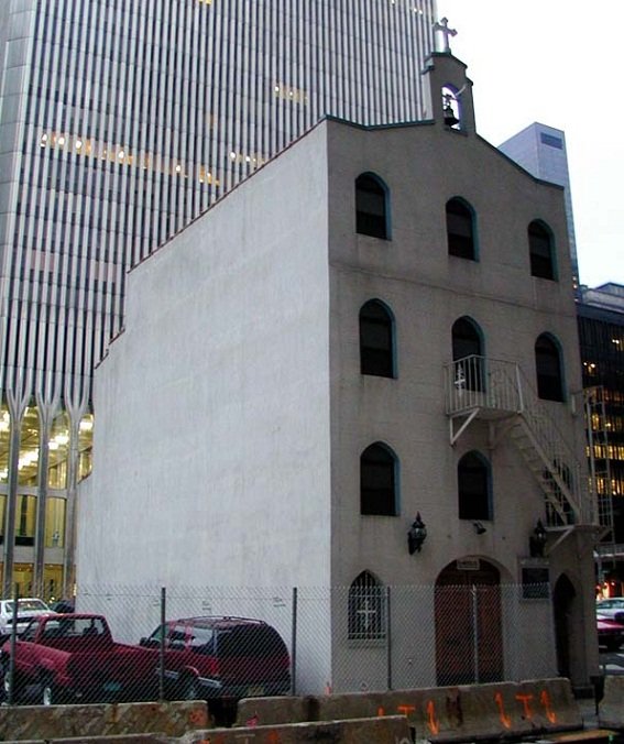 Αυτή είναι η ολόλευκη εκκλησία του Αγίου Νικολάου που ονειρεύεται να χτίσει ο Καλατράβα στη Νέα Υόρκη [εικόνες] | iefimerida.gr 3