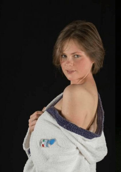 Τα σέξι κορίτσια με τη σφυρίχτρα -Γυναίκες διαιτητές γδύθηκαν και πόζαραν για ημερολόγιο [εικόνες] | iefimerida.gr 3