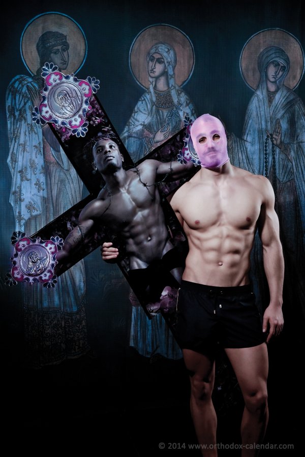 Το γυμνό ημερολόγιο που σοκάρει την Εκκλησία [εικόνες] | iefimerida.gr 0