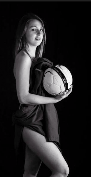 Τα σέξι κορίτσια με τη σφυρίχτρα -Γυναίκες διαιτητές γδύθηκαν και πόζαραν για ημερολόγιο [εικόνες] | iefimerida.gr 5