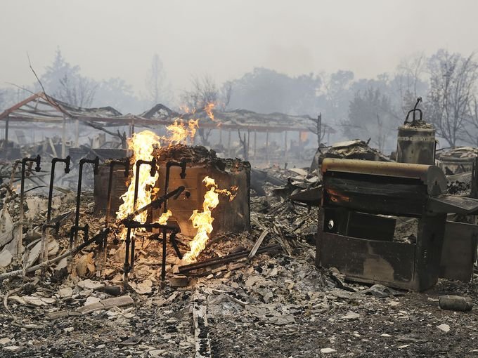 Σε κατάσταση εκτάκτου ανάγκης η Καλιφόρνια από την πύρινη λαίλαπα [εικόνες] | iefimerida.gr 0