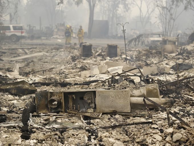 Σε κατάσταση εκτάκτου ανάγκης η Καλιφόρνια από την πύρινη λαίλαπα [εικόνες] | iefimerida.gr 2