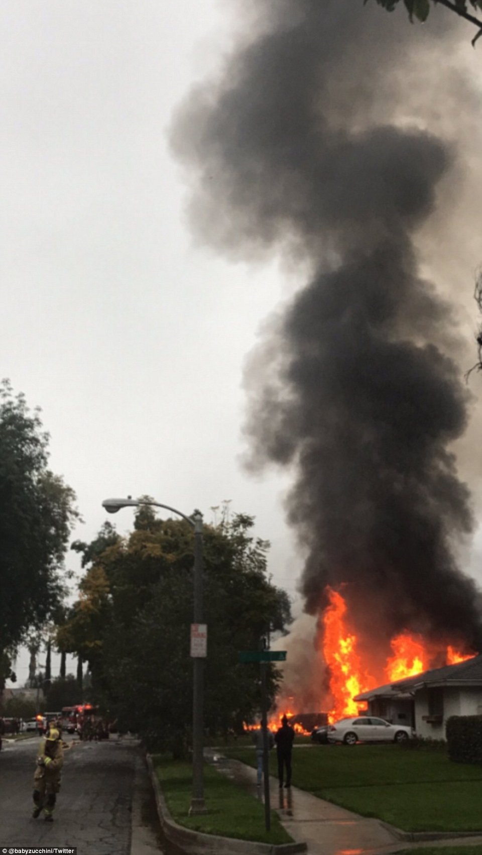 Συντριβή μικρού αεροσκάφους στην Καλιφόρνια -3 νεκροί [εικόνες & βίντεο] | iefimerida.gr 1