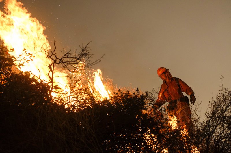 Συνεχίζεται η πύρινη λαίλαπα στην Κλιφόρνια