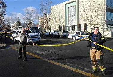 Σοκ: 16χρονος άνοιξε πυρ με καραμπίνα σε Λύκειο της Καλιφόρνια [εικόνες] | iefimerida.gr 2