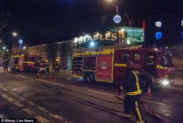 To Camden Town στο βόρειο Λονδίνο ζώστηκε χθες το βράδυ στις φλόγες [βίντεο & εικόνες] | iefimerida.gr 0