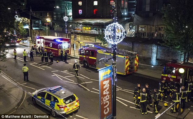 To Camden Town στο βόρειο Λονδίνο ζώστηκε χθες το βράδυ στις φλόγες [βίντεο & εικόνες] | iefimerida.gr 1