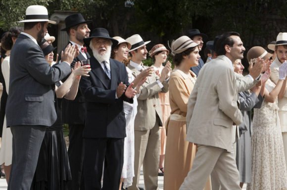 Εμφάνιση έκπληξη! Ο δήμαρχος Αλίμου παίζει στην ταινία του Σμαραγδή «Καζαντζάκης» [εικόνες]  | iefimerida.gr 4