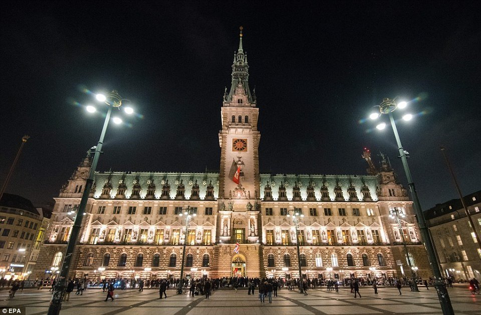 Το «βασιλικό» δείπνο που παρέθεσε η Μέρκελ στον Κάμερον [εικόνες] | iefimerida.gr 7