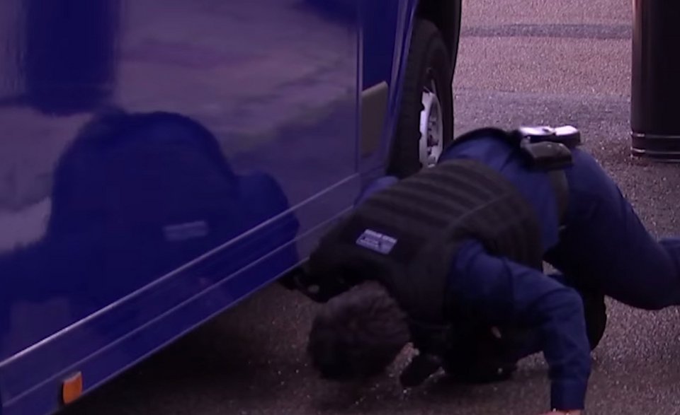 Τα μαζεύει και φεύγει ο Κάμερον -Ξεκίνησε η μετακόμιση στην Ντάουνινγκ Στριτ [εικόνες&βίντεο] | iefimerida.gr 1