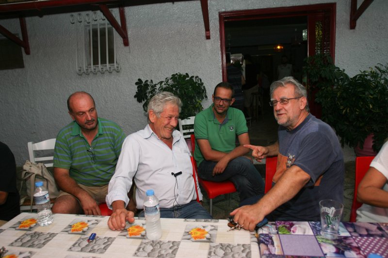 Η Αχτσιόγλου με κατακόκκινο κραγιόν και φόρεμα στο... κάμπινγκ νεολαίας του ΣΥΡΙΖΑ [εικόνες] | iefimerida.gr 5