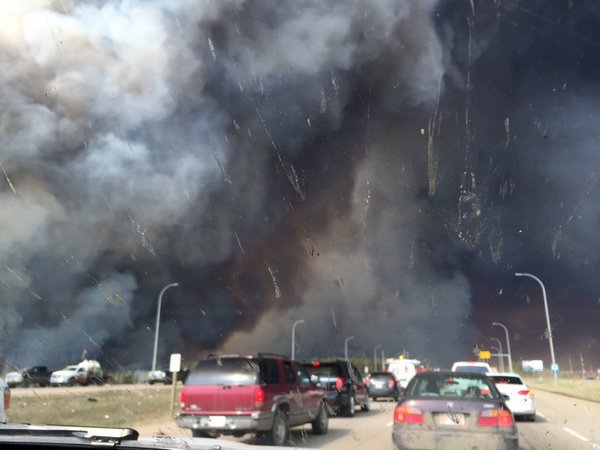 Τεράστια πυρκαγιά στον Καναδά -Εκκένωσαν πόλη 80.000 κατοίκων [εικόνες & βίντεο] | iefimerida.gr 0