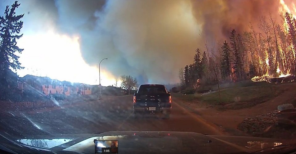 Εικόνες Αποκάλυψης στον Καναδά – Τρομακτική πυρκαγιά [εικόνες& βίντεο] | iefimerida.gr 1