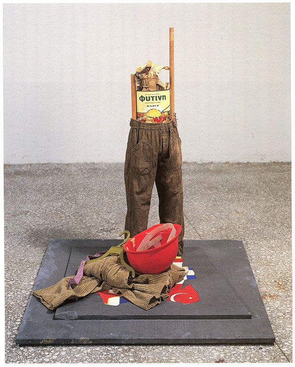 Τα ανδρείκελα του Βλάση Κανιάρη στην Τήνο -Αναδρομική έκθεση [εικόνες] | iefimerida.gr 2