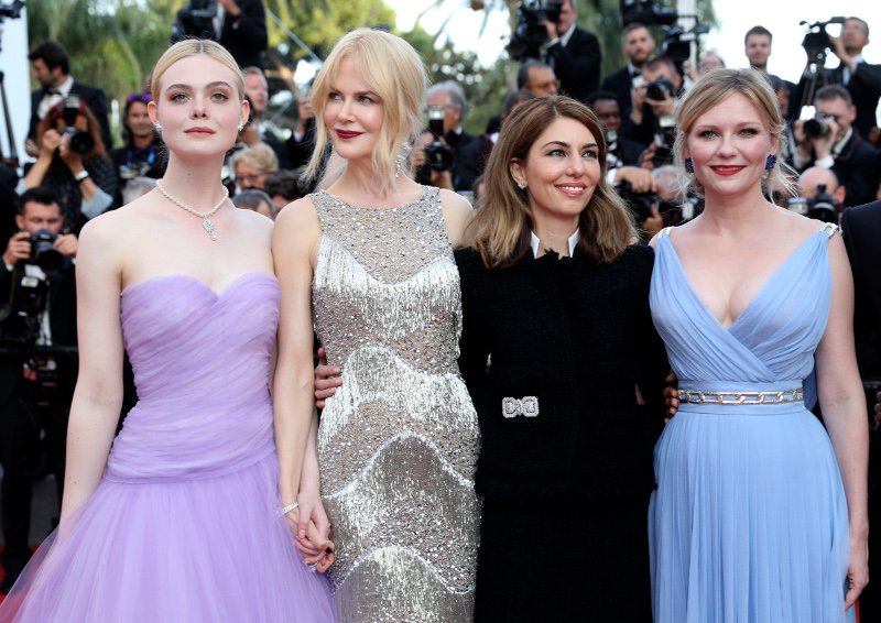 Πώς η Νικόλ Κίντμαν με 8 εμφανίσεις στο κόκκινο χαλί των Καννών «έσβησε» όλες τις γυμνές στάρλετ [εικόνες] | iefimerida.gr 13