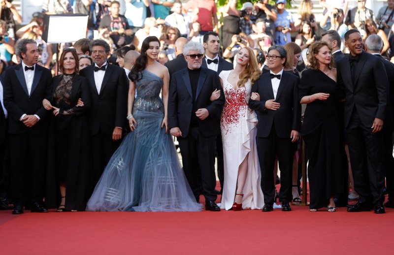 Κάννες: Χρυσός Φοίνικας στο «The Square», βραβείο σεναρίου για το Ελάφι του Λάνθιμου! | iefimerida.gr 6