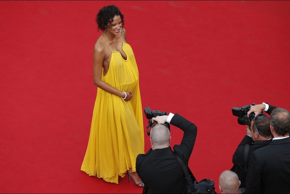 Ο ορισμός του chic: Οι 20 εκθαμβωτικές εμφανίσεις του 2015 -Η σέξι έγκυος στις Κάννες, οι δυο βασίλισσες, η Μισέλ Ομπάμα [εικόνες] | iefimerida.gr 7