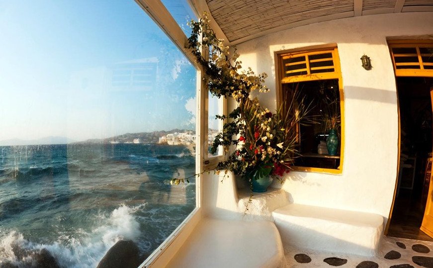 Μπήκε το λουκέτο στο θρυλικό Caprice -Το πάρτι που στήθηκε απέξω μόλις έκλεισαν οι πόρτες -Ενα διαφορετικό αντίο [βίντεο] | iefimerida.gr 2