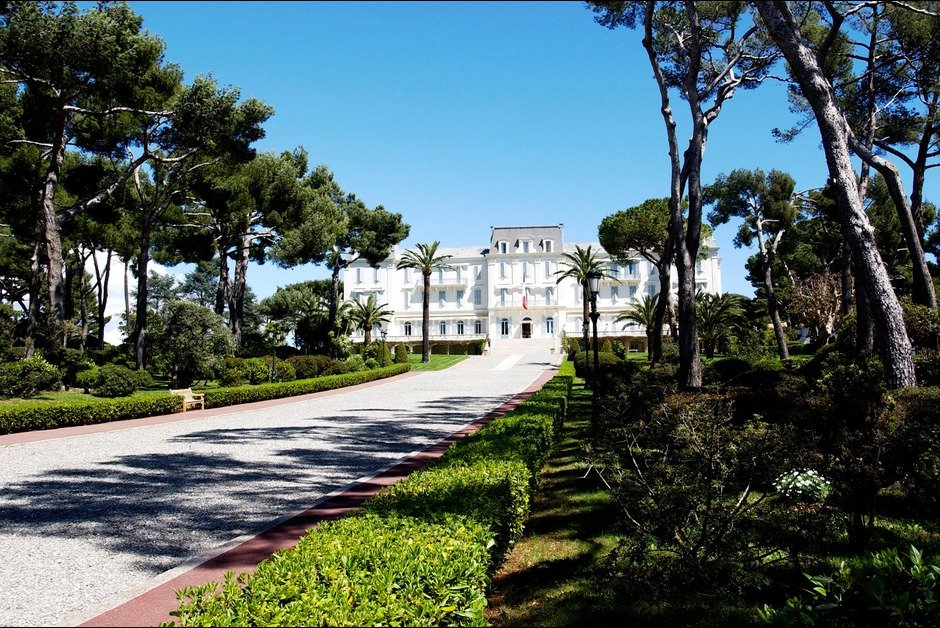 Απόλυτη πολυτέλεια - Το ξενοδοχείο των σταρ στις Κάννες [εικόνες] | iefimerida.gr 0