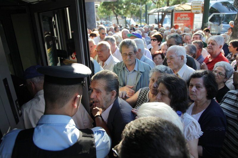 Δύο χρόνια στη σκιά των capital controls -Τι έχει αλλάξει από τότε μέχρι σήμερα | iefimerida.gr 2
