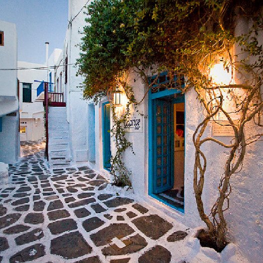 Μπήκε το λουκέτο στο θρυλικό Caprice -Το πάρτι που στήθηκε απέξω μόλις έκλεισαν οι πόρτες -Ενα διαφορετικό αντίο [βίντεο] | iefimerida.gr 0