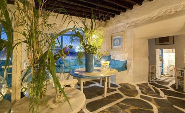 Mykonos: One last party before Caprice bar shut its doors | iefimerida.gr 0