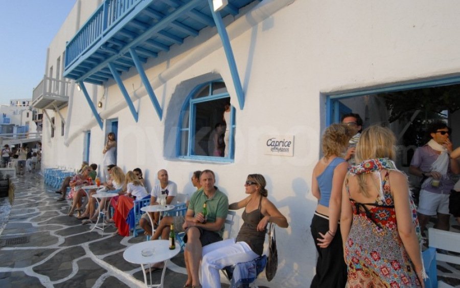 Mykonos: One last party before Caprice bar shut its doors | iefimerida.gr 2