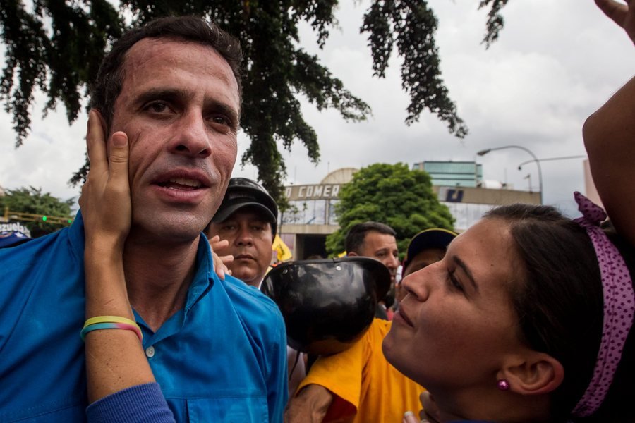 Ενρίκε Καπρίλες: Ποιος είναι ο άνθρωπος που θέλει να ρίξει τον Μαδούρο [εικόνες] | iefimerida.gr 0