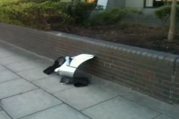 Ο Μπαλοτέλι διέλυσε την πολυτελή του Benltey στο κέντρο του Μάντσεστερ! | iefimerida.gr 3