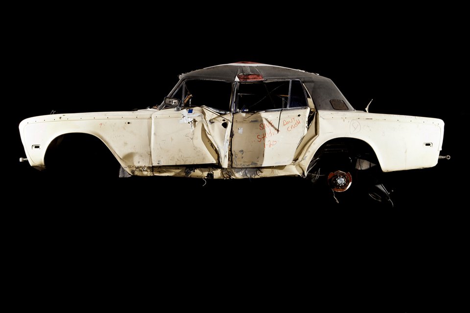 Αυτοκίνητα μετά το τρακάρισμα -Ο φωτογράφος που απαθανατίζει «τσαλακωμένες» λαμαρίνες [εικόνες] | iefimerida.gr 9