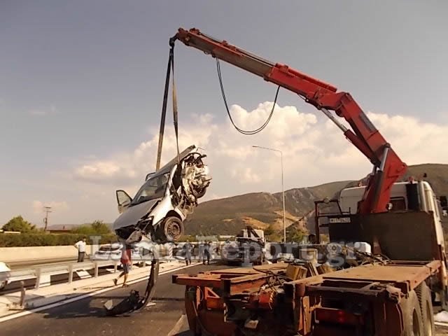 Απίστευτο τροχαίο στην Αταλάντη – Σώθηκαν επειδή έκλαιγε το μωρό τους [εικόνες] | iefimerida.gr 8