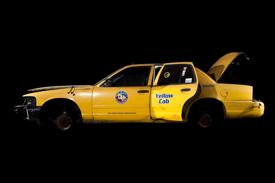 Αυτοκίνητα μετά το τρακάρισμα -Ο φωτογράφος που απαθανατίζει «τσαλακωμένες» λαμαρίνες [εικόνες] | iefimerida.gr 6