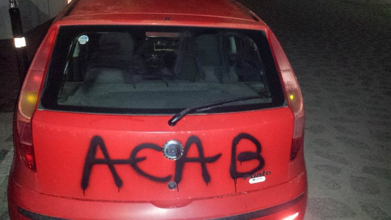 Αναρχικοί έβαψαν με σπρέι το αμάξι του διοικητή του ΑΤ Πάτμου [εικόνες] | iefimerida.gr 3