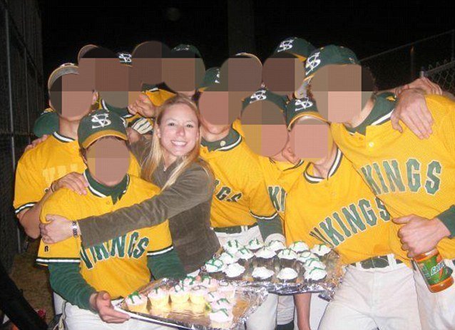 Η 34χρονη φιλόλογος που αποπλάνησε δυο μαθητές της [εικόνες]  | iefimerida.gr 1