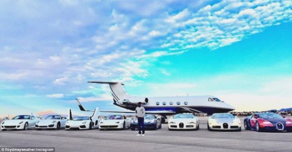 Η ζωή του πιο πλούσιου μποξέρ στον κόσμο -Αυτοκίνητα 7 εκατ. ευρώ, ιδιωτικό τζετ και γυναίκες να χορεύουν μόνο γι' αυτόν [εικόνες & βίντεο] | iefimerida.gr 0