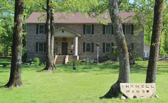 Κακοποιημένη σύζυγος έχτισε δικό της σπίτι, ακολουθώντας οδηγίες στο YouTube [εικόνες] | iefimerida.gr 12