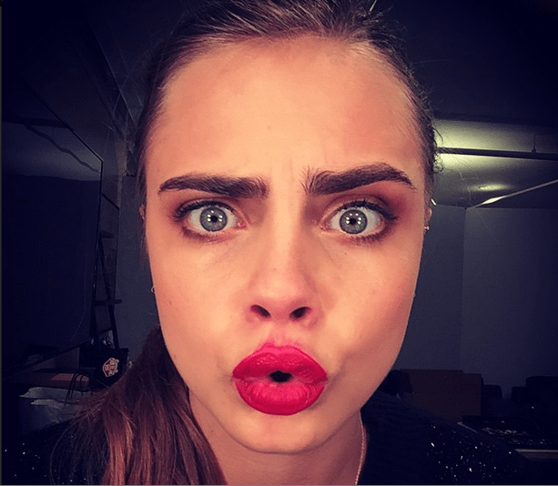 Σωσίας της Κάρα Ντελεβίν της κάνει μεγάλη χαλάστρα [εικόνες] | iefimerida.gr 2