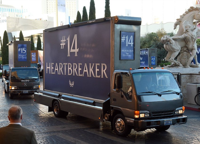Βασίλισσα του κιτς η Κάρεϊ στο Λας Βέγκας -Πώς την υποδέχθηκαν [εικόνες] | iefimerida.gr 0